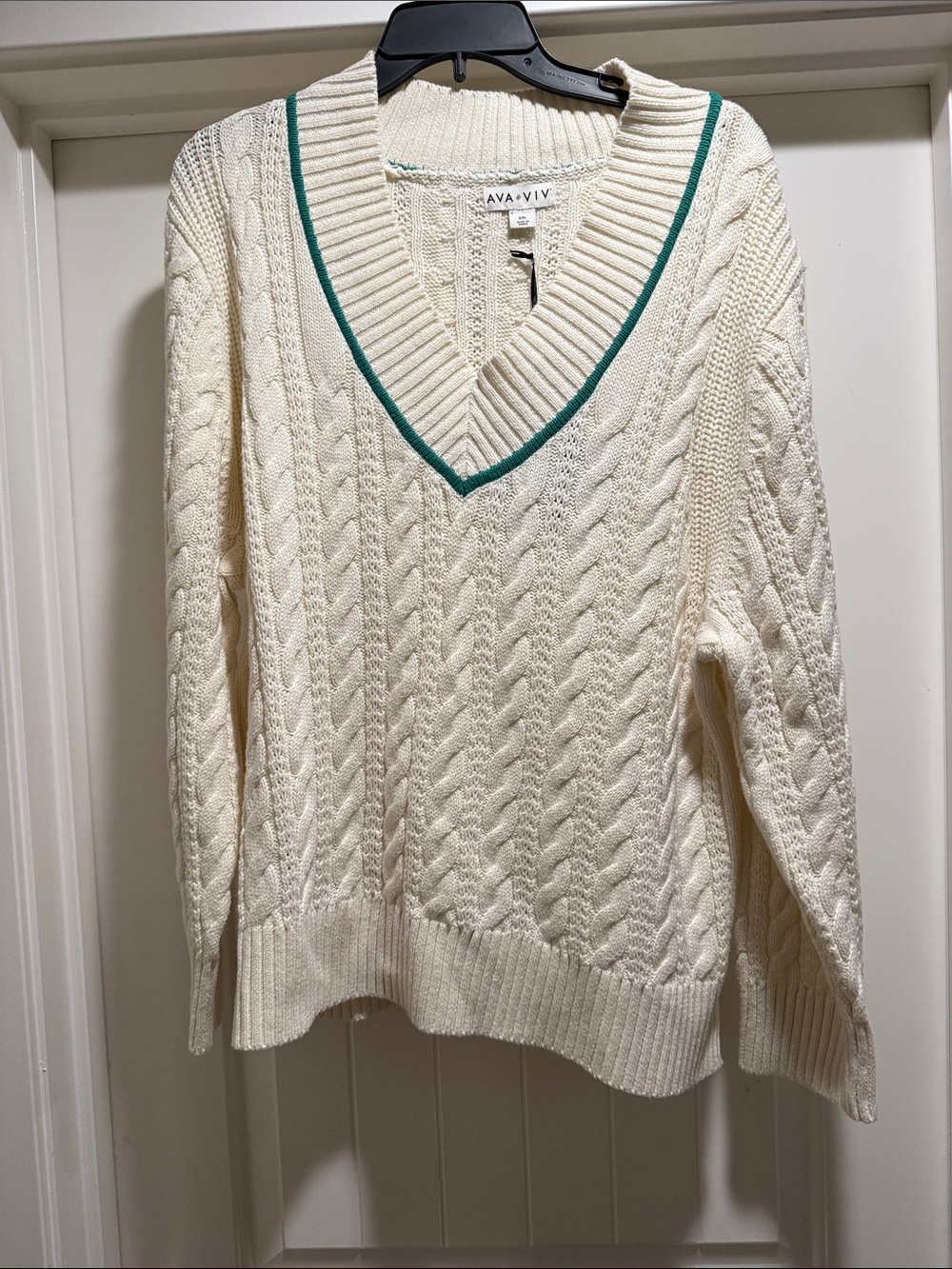 Ava & Viv Cream Cable-Knit V-Neck Sweater with Green Trim